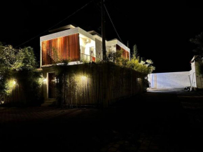 Modern tropical villa at uluwatu